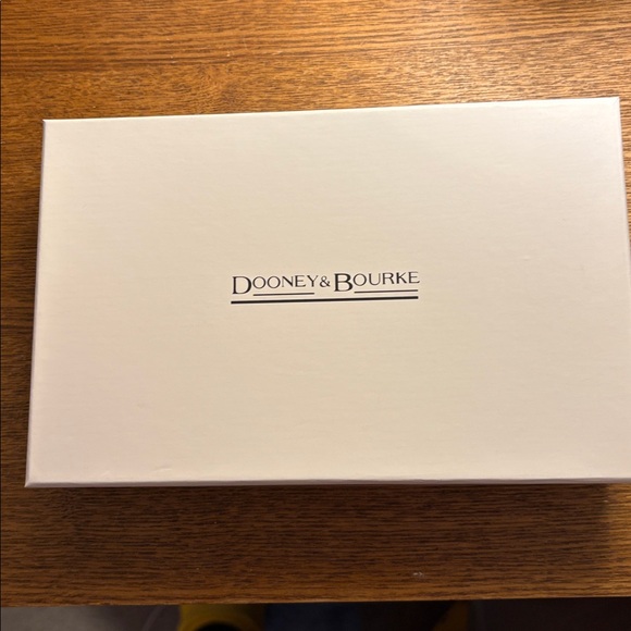 🆕 DOONEY & BOURKE Art Deco Folded Zip Wristlet - Picture 5 of 5